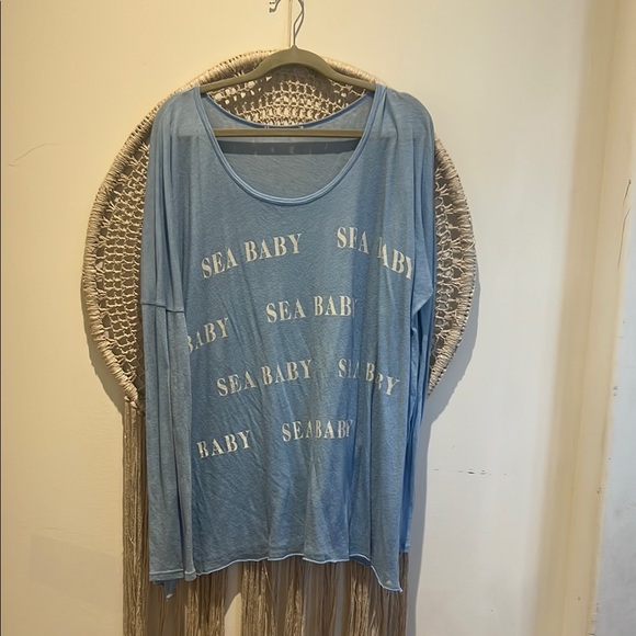 WILDFOX ~ M~ Blue 'Sea Baby' Graphic Long Sleeve - Picture 4 of 17
